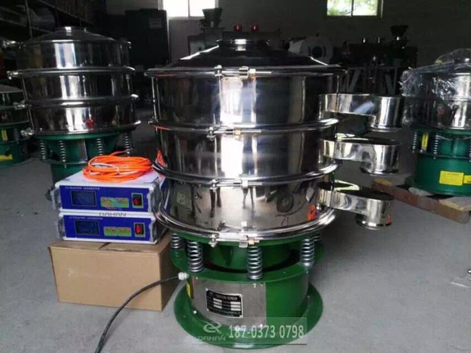 Ultrasonic vibrating sieve